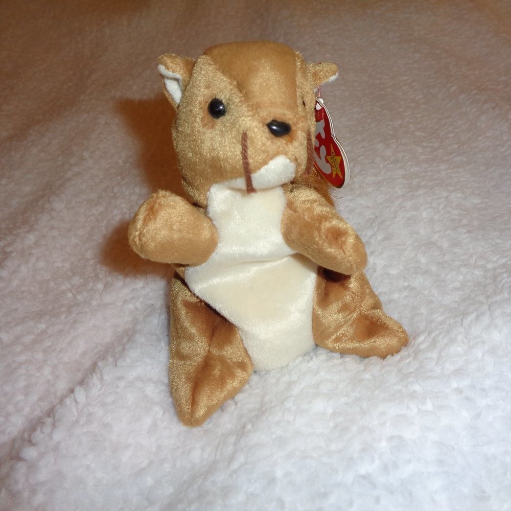 Ty Beanie Babies Nuts the Squirrel